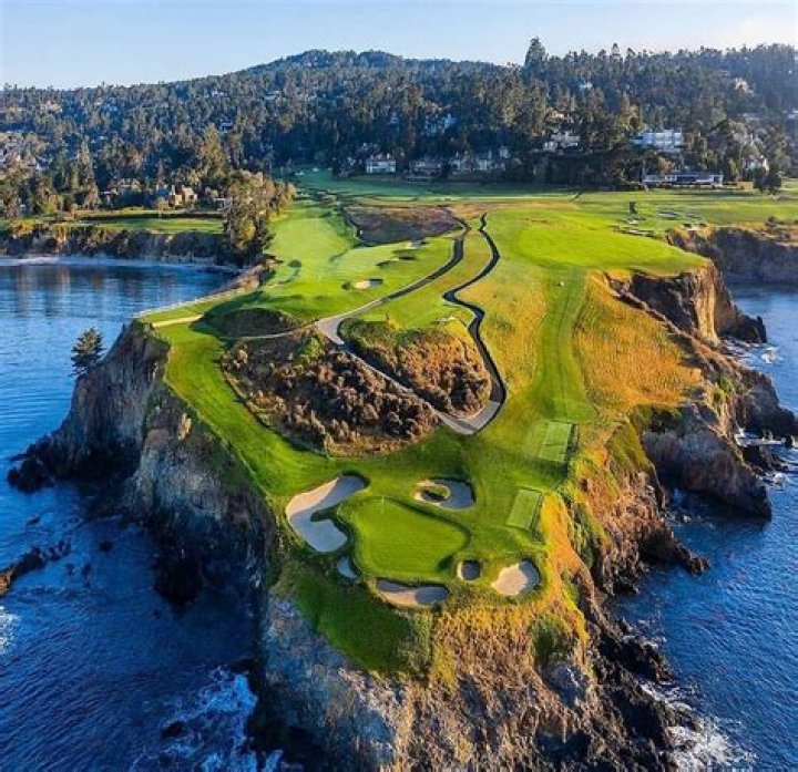 Can you buy a membership to Pebble Beach?
