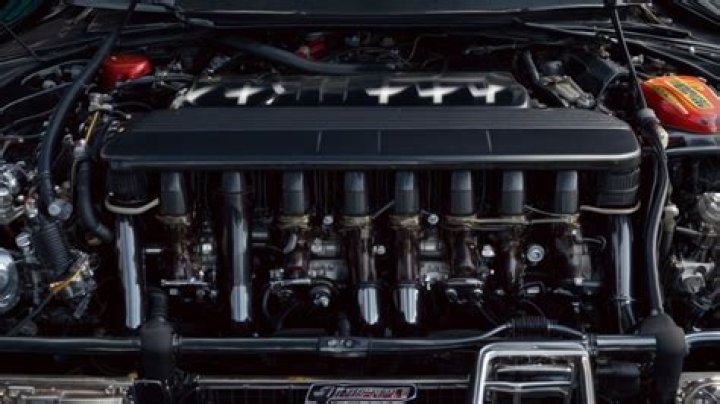 What engines are used in NASCAR trucks?
